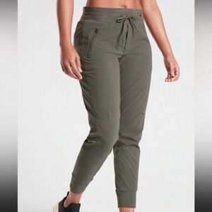 Athleta Size 0 Trekkie North High Rise Jogger Green Womens Pull On Pants